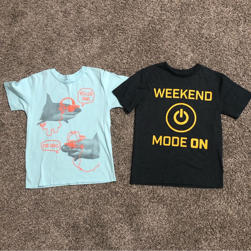 2 Children’s Place Graphic T-shirts sz M 7/8.